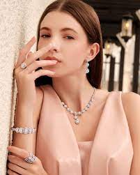 Berkilau dalam Kebesaran: Kalung Berlian Mewah untuk Acara Spesial